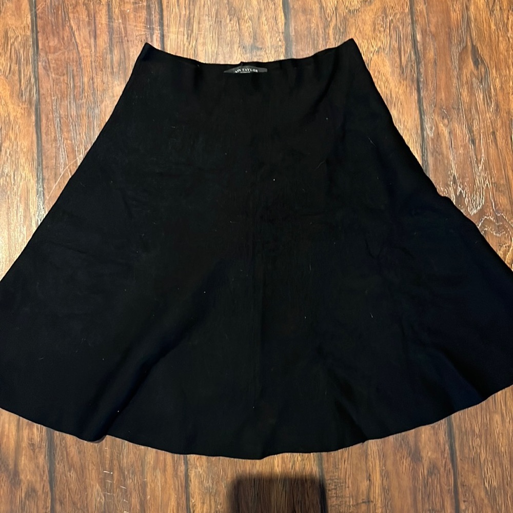 Ann Taylor women’s black skater skirt. Size medium petite.